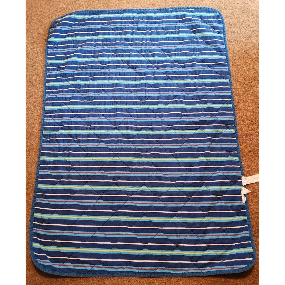 Thomas the Train Crib quilt toddler Bedspread  54”x39” reversible to Stripes